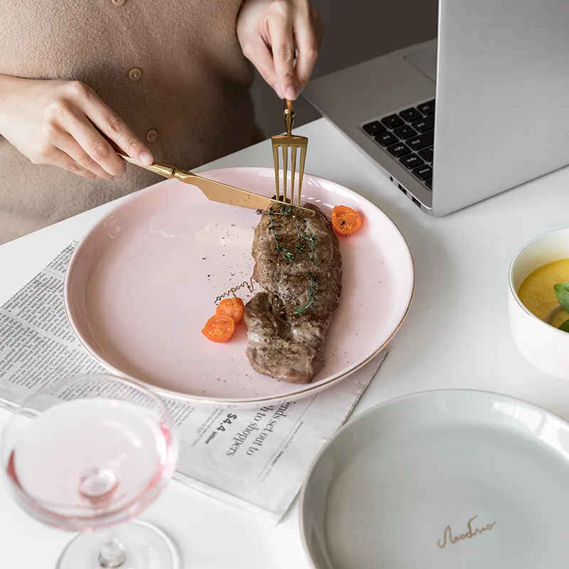 Роскошный розовый и серый керамический набор посуды для использования в гостиницах и ресторанах, оптовые тарелки на заказ