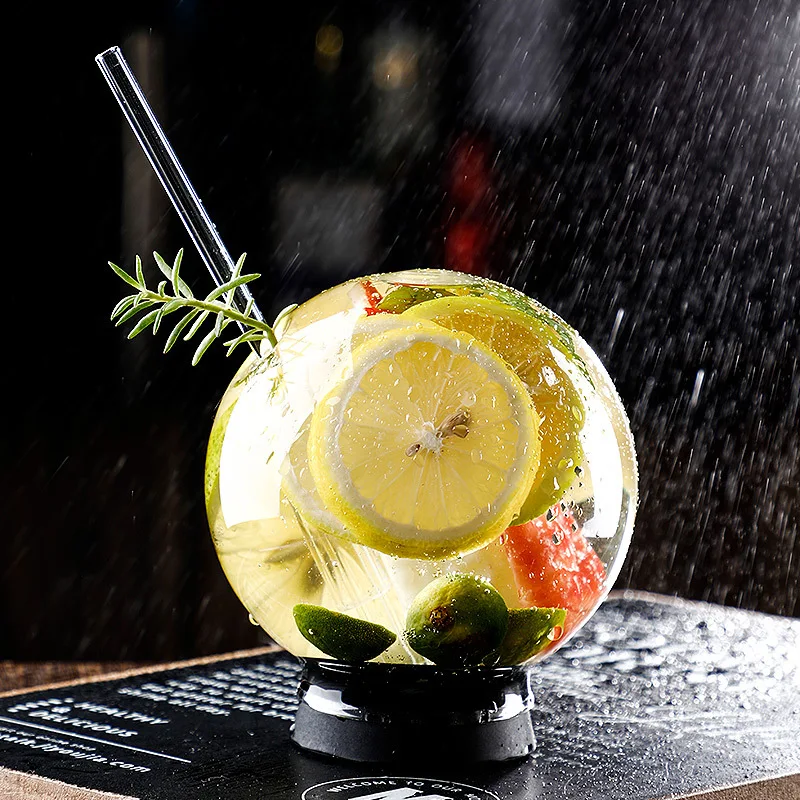 Creative Gourmet Restaurant Bar Spherical Cocktail Glass Smoked Tumbler with Round Ball Straw for Whisky or Tea Cups & Saucers