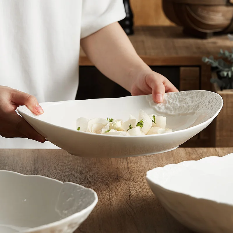 High Quality Simple Black & White Ceramic Western Bowls Big Oval Dinner Plates & Deep Dish Soup Bowls Parties Straw Hat Design