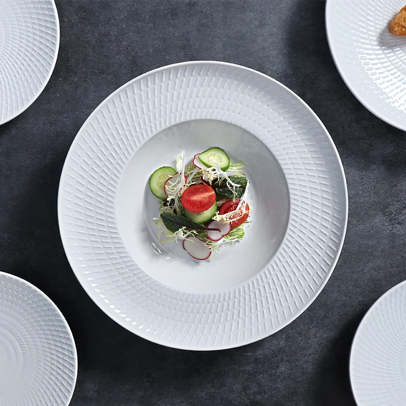 Поставщик отелей Гуанчжоу Белые обеденные тарелки Изысканная столовая Керамическая тарелка для вечеринок Белая фарфоровая тарелка на заказ для ресторана