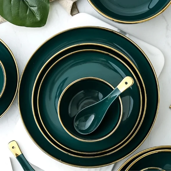 Керамическая фарфоровая тарелка с зеленой золотой оправой, плоская тарелка в стиле вестерн, 13 дюймов, зеленая под тарелка, набор столовой посуды с украшением
