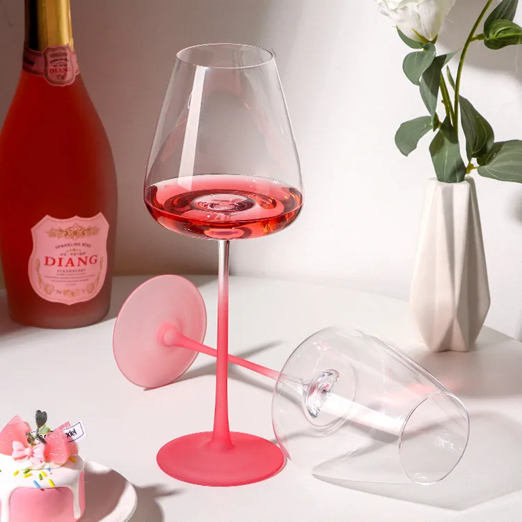 Пользовательские розовые бокалы для вина на ножке, розовый прозрачный хрустальный бокал ручной работы, бокал для красного вина