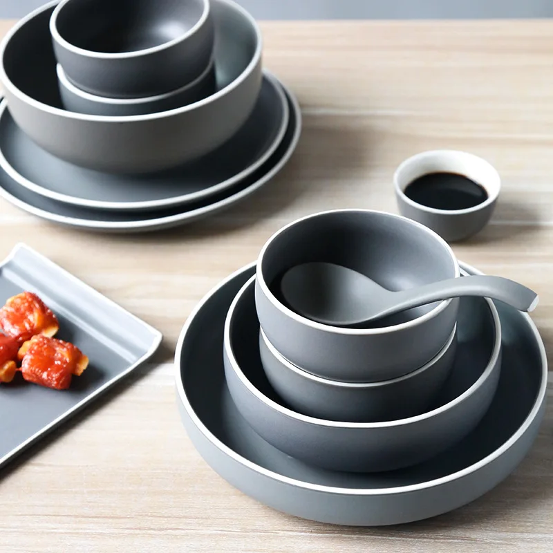 Hot Sale Luxury Modern Design Black Ceramic Stoneware Dinnerware Sets Handmade Wholesale Disposable Christmas Dinner Plate Set