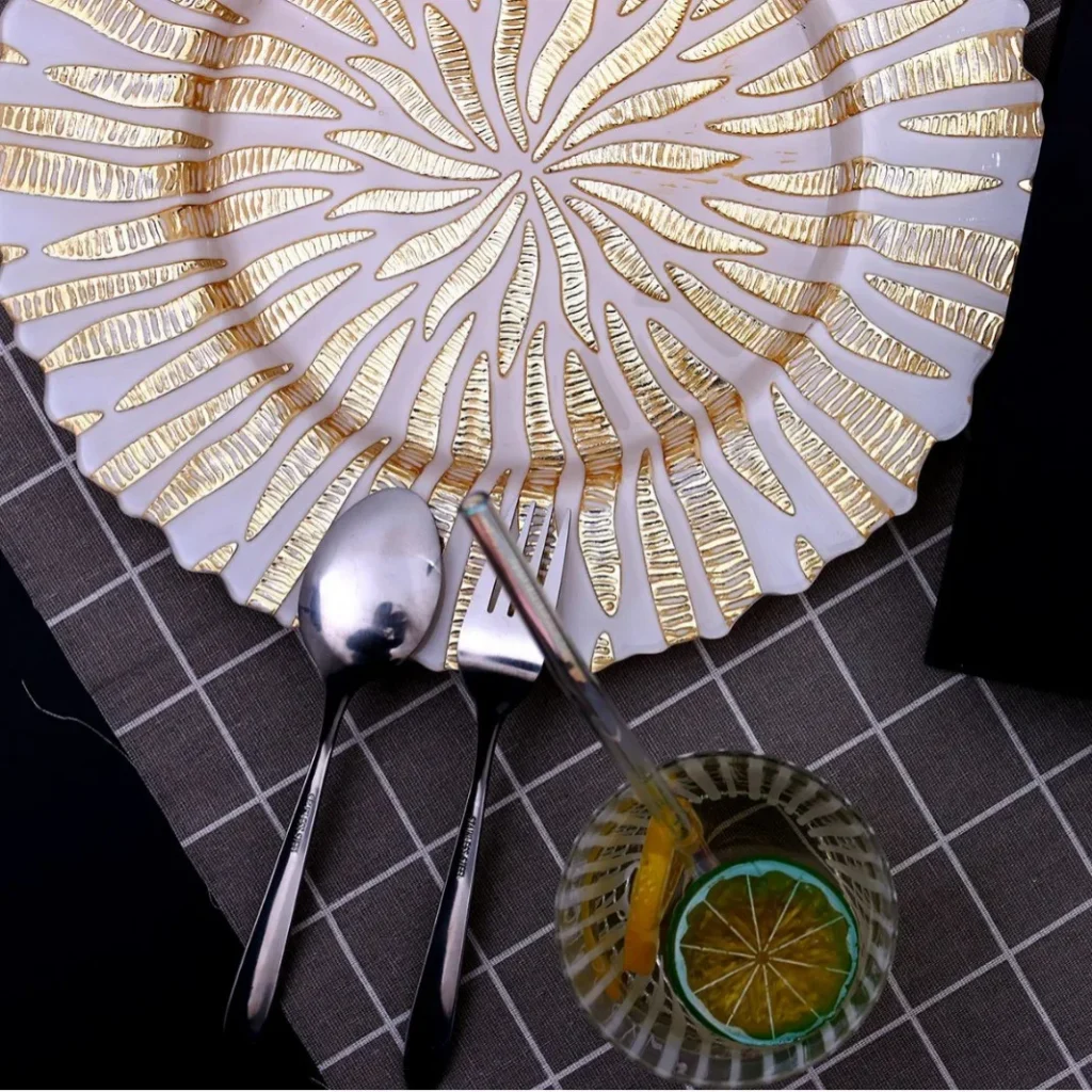 Дизайнерские 12-дюймовые зарядные тарелки из сусального золота, высококачественная посуда для свадеб