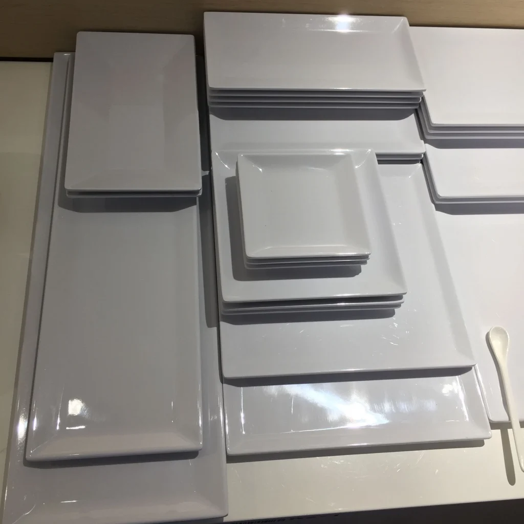 Б/у современный ресторанный набор небьющейся посуды из 100% меламина