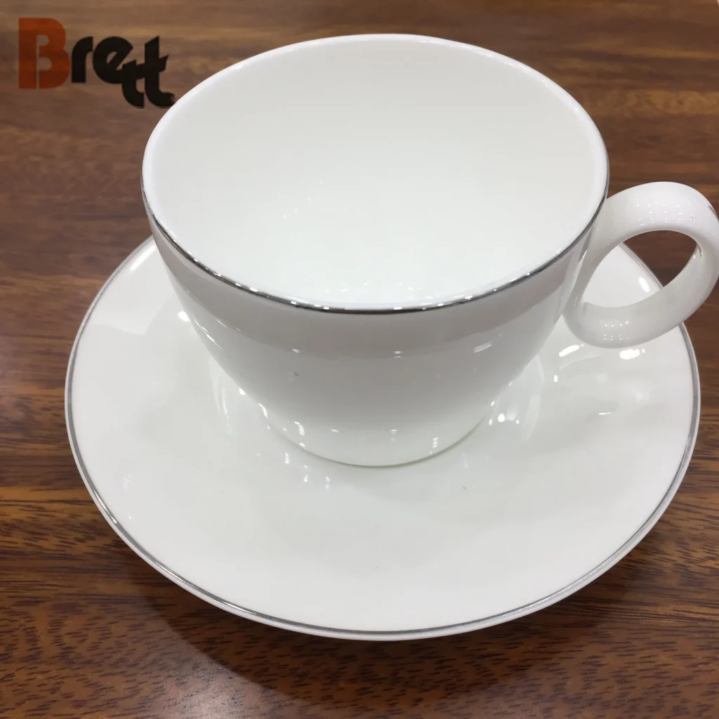 Горячая продажа Гуанчжоу Посуда из костяного фарфора 72 шт. Обеденный набор с золотой серебряной оправой