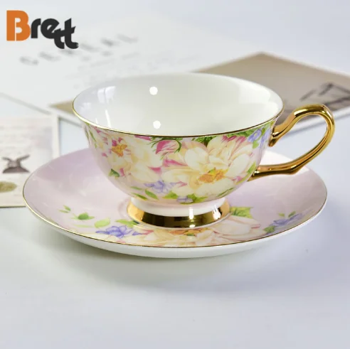 Цветочный дизайн с золотой оправой из костяного фарфора, керамические сервизы и сервизы для кофе и чая, набор посуды для напитков, набор кофейных чашек и блюдцев