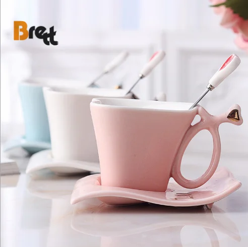 Brett, горячая распродажа, цветная кофейная чайная чашка и блюдце в форме сердца с фарфоровой ложкой