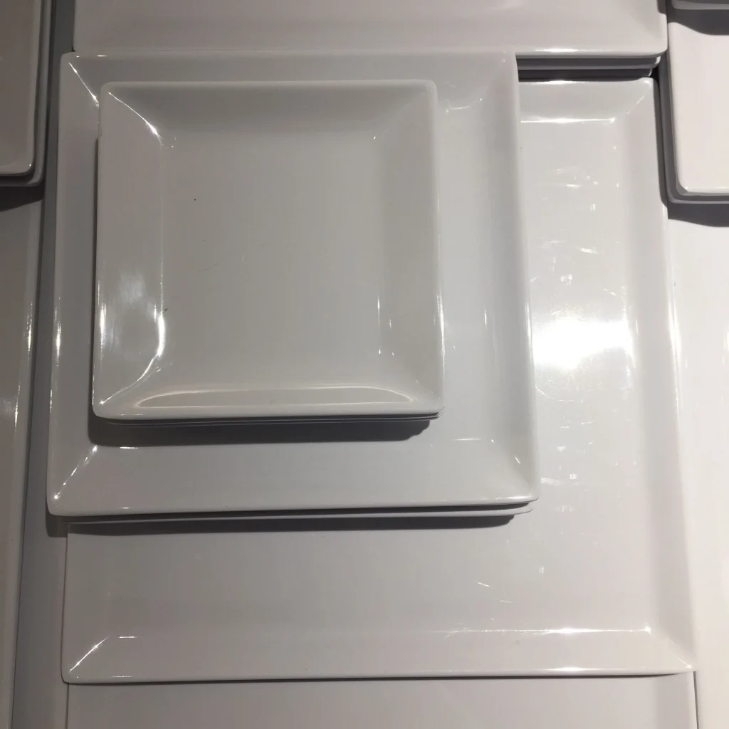 Б/у современный ресторанный набор небьющейся посуды из 100% меламина