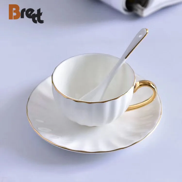 Керамическая кофейная чашка Brett Bone, набор с блюдцем в современном китайском стиле с золотой оправой для школы, послеобеденный чай, рождественская посуда для напитков