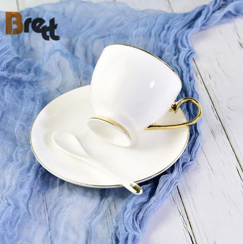 Королевский роскошный костяной фарфор с золотыми краями, свадебные сувениры, фарфоровая чашка для кофе, чая и набор блюдец