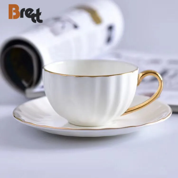 Керамическая кофейная чашка Brett Bone, набор с блюдцем в современном китайском стиле с золотой оправой для школы, послеобеденный чай, рождественская посуда для напитков