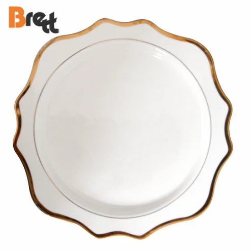 Современный керамический набор тарелок, свадебная фарфоровая тарелка с зубчатыми краями и золотой оправой