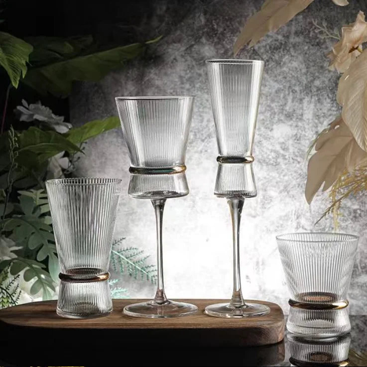 Современные роскошные свадебные бокалы с золотым поясом в полоску, бессвинцовые хрустальные ребристые бокалы в стиле оригами для мероприятий, фабричный дизайн