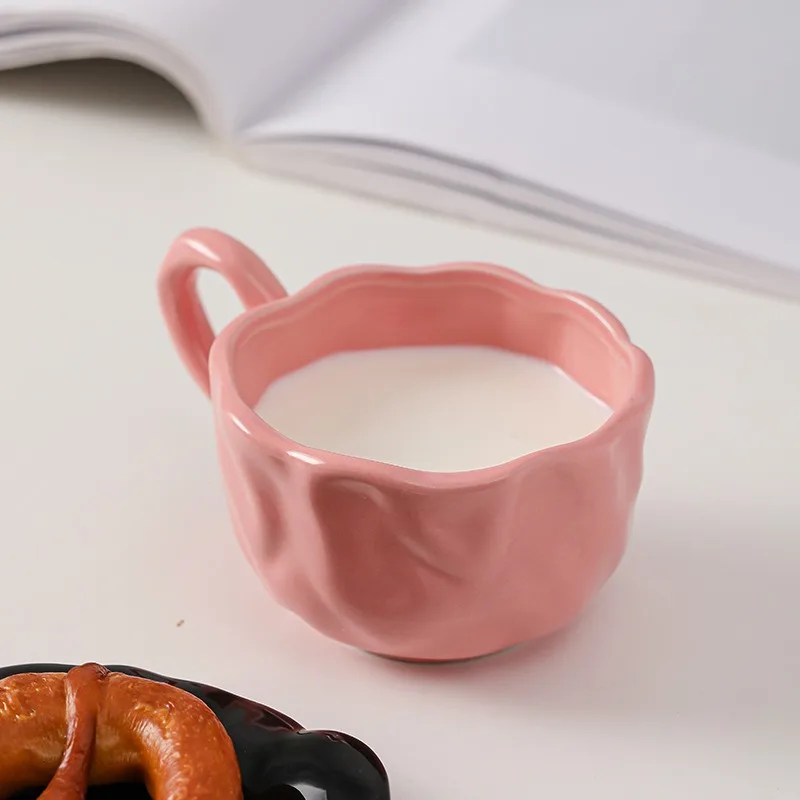 Фарфоровая романтическая кружка, кофейная чашка, современный индивидуальный дизайн, милые керамические кружки с принтом, подарок розового и черного цвета