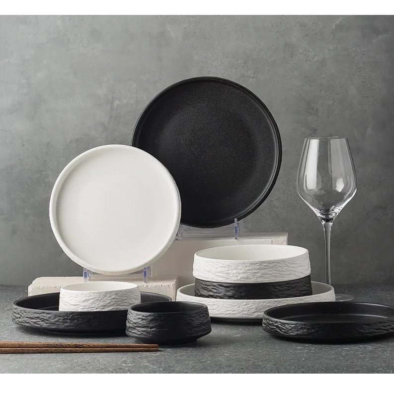 Modern Japanese Ceramic Round Plate White Black Pattern Sushi Pasta Dessert Serving Bowl for Home or Party Restaurant Use