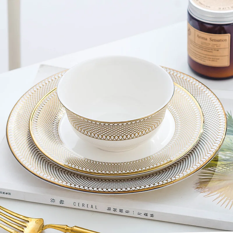 Luxury Tableware Set 2pcs Royal Style 10.5 Inch Dinner Plate 7.5 Inch Flat Plate Luxury Embossed Gold Dishes Set