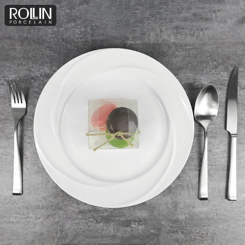 Набор фарфоровых керамических свадебных обеденных тарелок, используемых в отеле