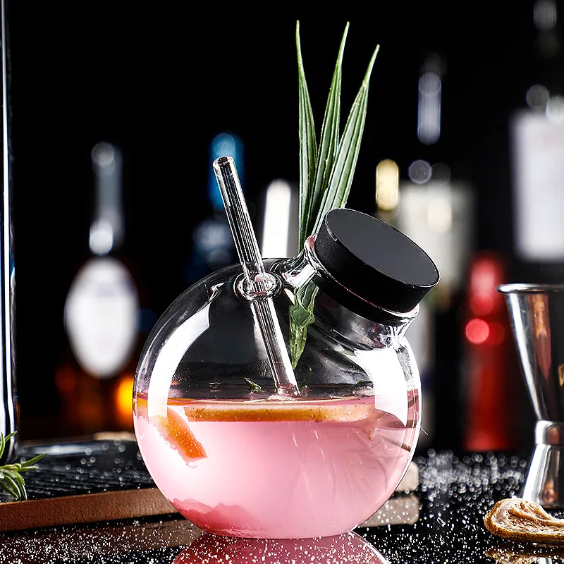 Creative Gourmet Restaurant Bar Spherical Cocktail Glass Smoked Tumbler with Round Ball Straw for Whisky or Tea Cups & Saucers