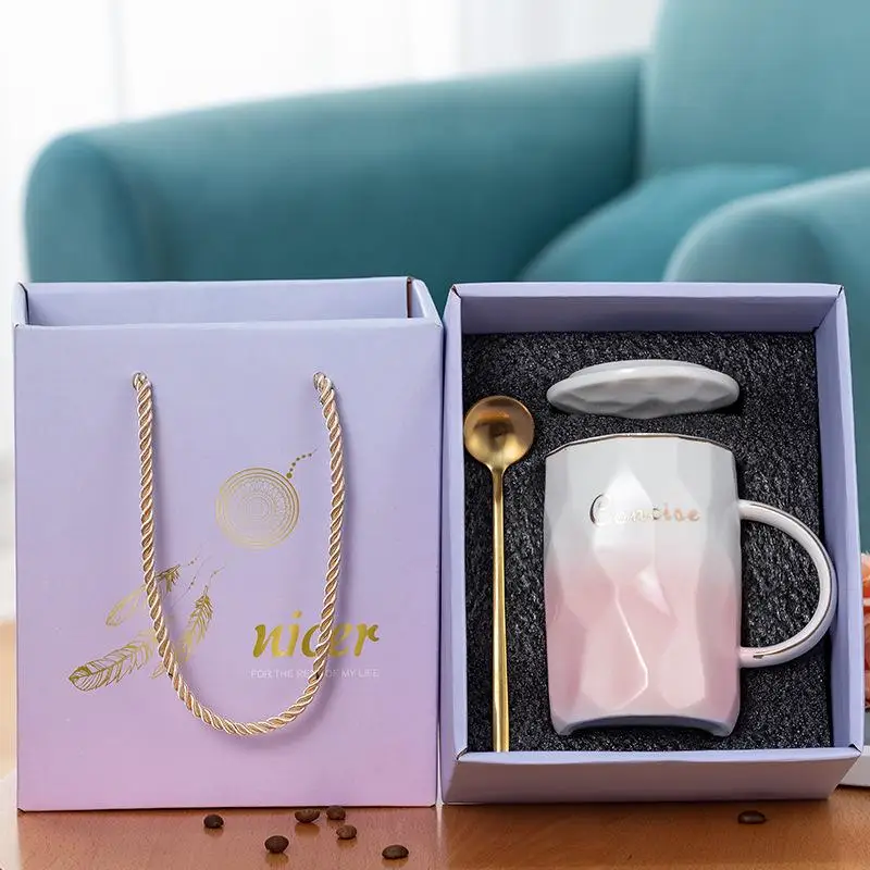 Персонализированный дизайн с принтом Розничная торговля Роскошный бутик Бумажный пакет для покупок 16 унций Упаковочная коробка для керамической кружки Подарочная коробка для кофейной чашки