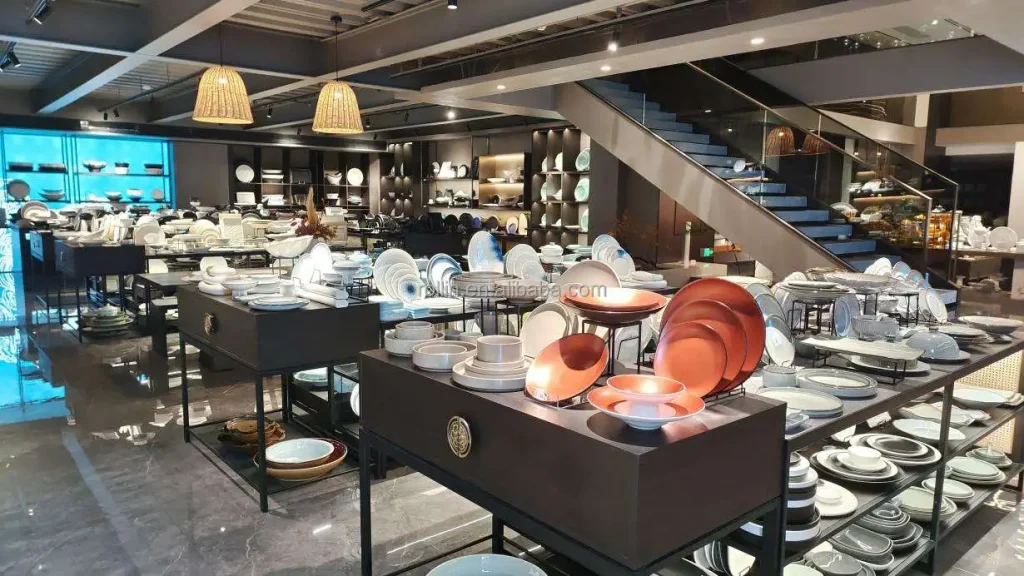 Оптовая продажа фарфоровых тарелок в западном стиле, белый фарфор, керамическая белая круглая обеденная тарелка, посуда для ресторана