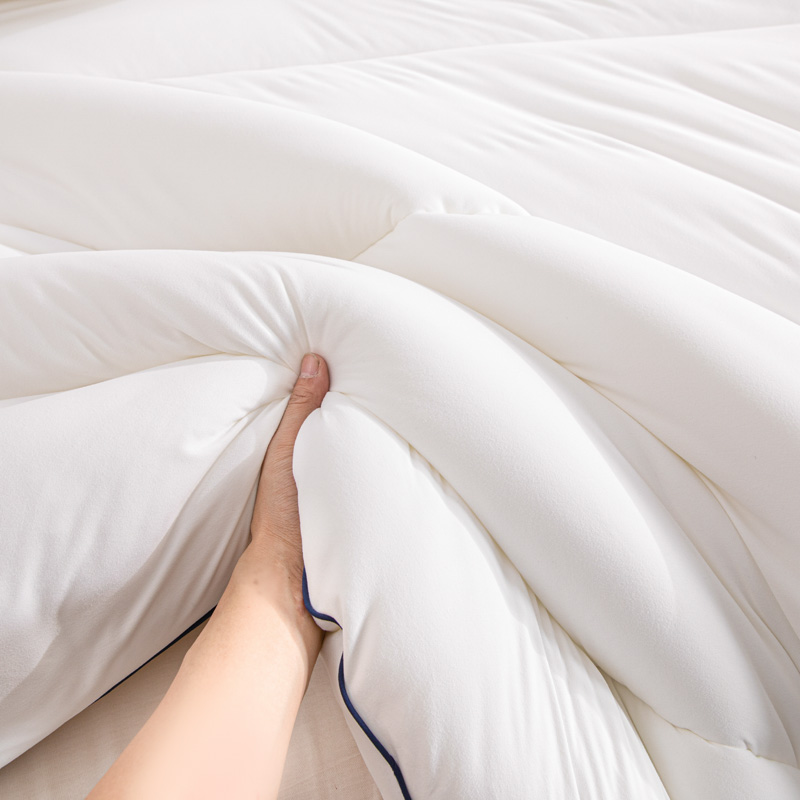 Двойной контроль температуры Современное антибактериальное одеяло для глубокого сна на заказ для отеля Одеяло из 100% полиэстера на заказ King Size Всесезонный дом