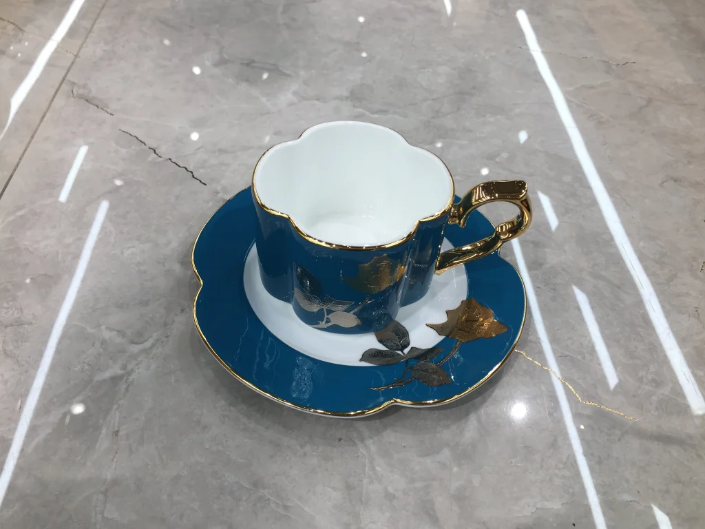 Черные керамические тарелки Brett для ужина в европейском стиле с золотой оправой, 8 дюймов, 10 дюймов, тарелки для ресторана в скандинавском стиле, тарелка для стейка