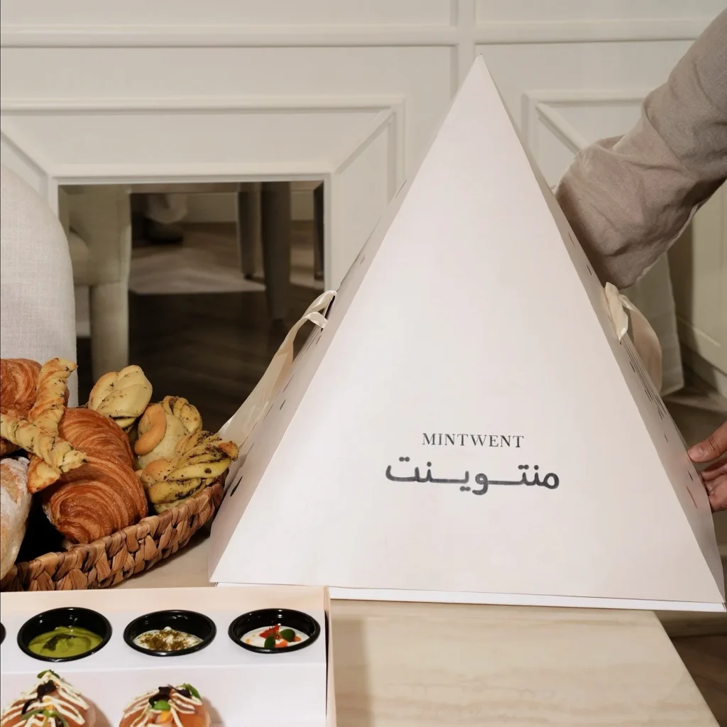 Ближневосточная Кунафа Десерты Картонная коробка в форме пирамиды Пирамида для кондитерских изделий Коробка для упаковки пищевых продуктов Коробка для выпаса еды Пирамида Коробка для торта