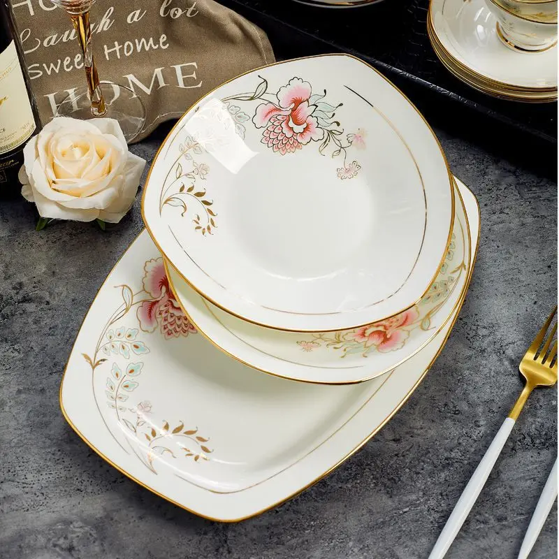High-End Gold Applique Ceramic Dinnerware Sets Exquisite Bone China Porcelain Tableware for Parties Sustainable High Quality
