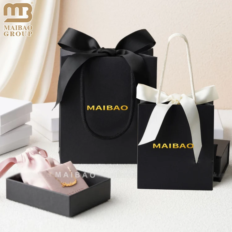 Черные бумажные пакеты с принтом и вашим логотипом Роскошные розничные бумажные сумки для покупок Бутик ювелирных изделий Подарочный бумажный пакет с ручкой из веревки