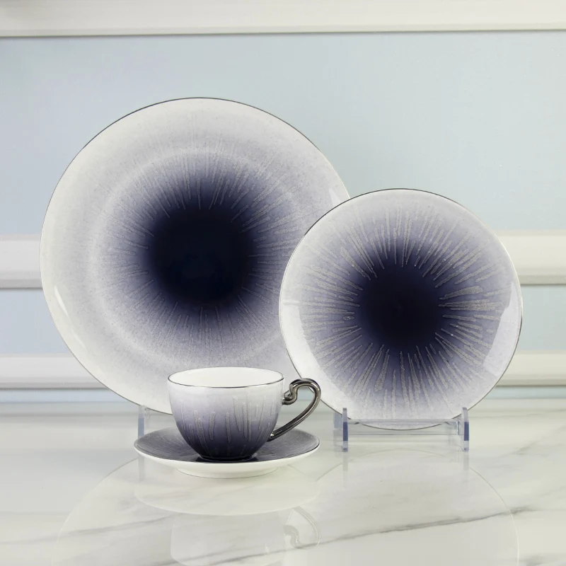 Оптовый производитель столовой посуды для отелей Фиолетовая столовая посуда Набор посуды из костяного фарфора в европейском стиле Тарелка из костяного фарфора