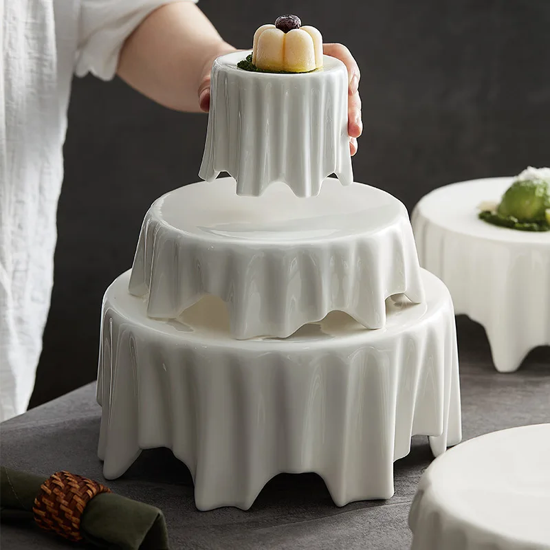 Novelty Irregular Restaurant Ceramic Cold Dish Round White Dinner Plates Cake Dessert Serving Trays Show Plates