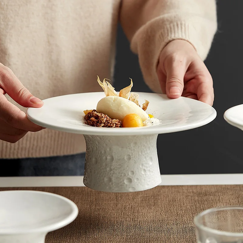 Luxury White Ceramic Dessert Plate Disposable Porcelain Tray Party Unique Artistic Concept Fruit Snack Serving Platter