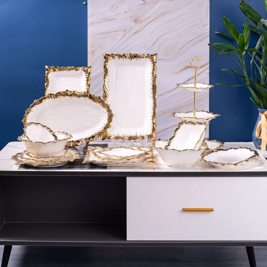 Light Luxury Hotels Ceramic Dishes Dining Plate High-end Western Cuisine Gold Rimmed Steak Plates and Bowls Dinnerware Wholesale