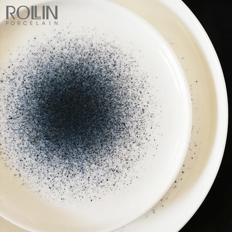 Оптовая продажа керамических тарелок для ресторана, современная тарелка для 5-звездочного отеля, 8-дюймовая белая и синяя круглая печать с наклейками, современные тарелки