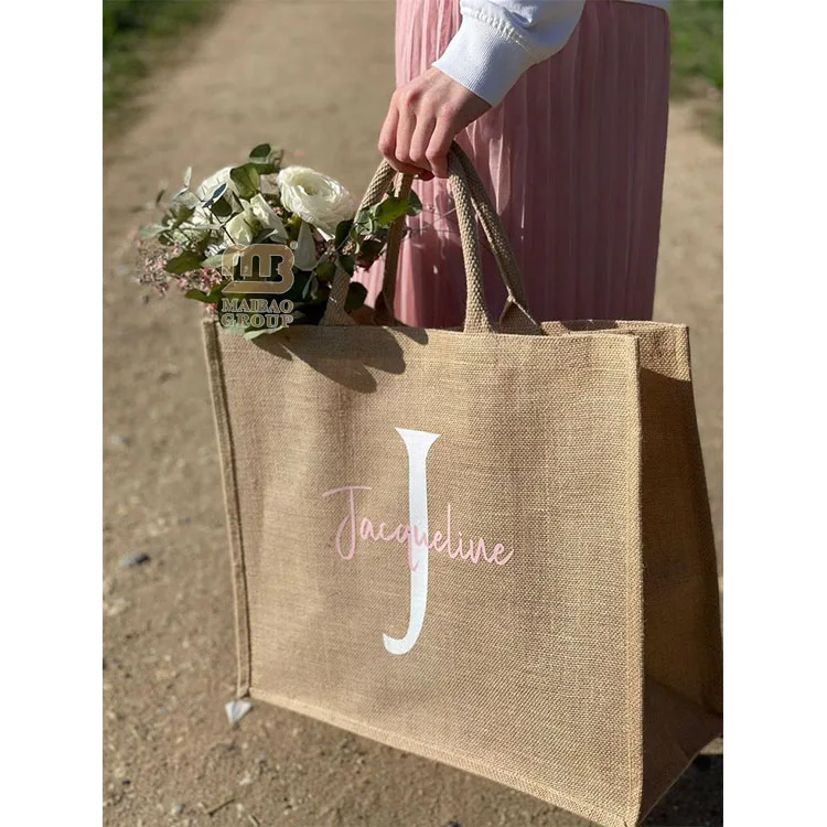 Оптовые дешевые эко-сумки из натурального джута для женщин с напечатанным на заказ логотипом из мешковины и льняной пляжной сумки для рекламного подарка, косметики