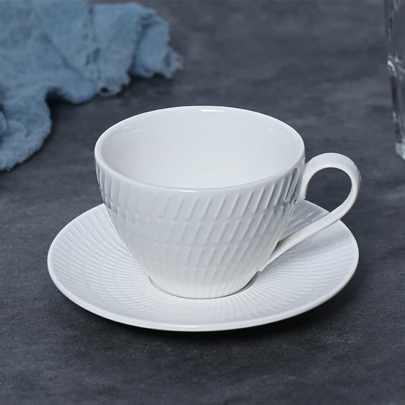 Оптовая продажа кофейных чашек на заказ, кофейные кружки, керамическая чашка для чая, современная с набором тарелок и блюдец