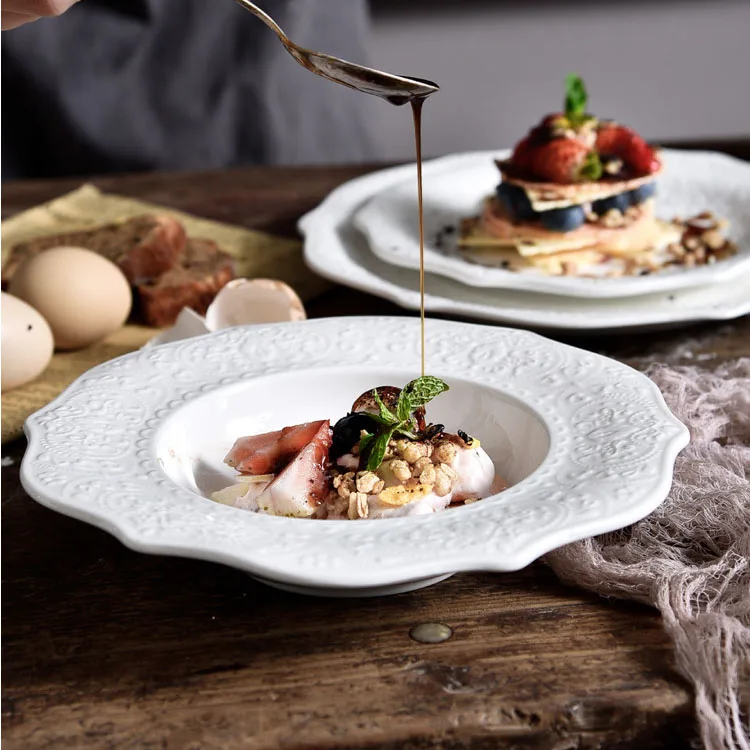 Manufacturer High Quality Irregular Shape Modern Wedding Luxury Tableware Porcelain Plate