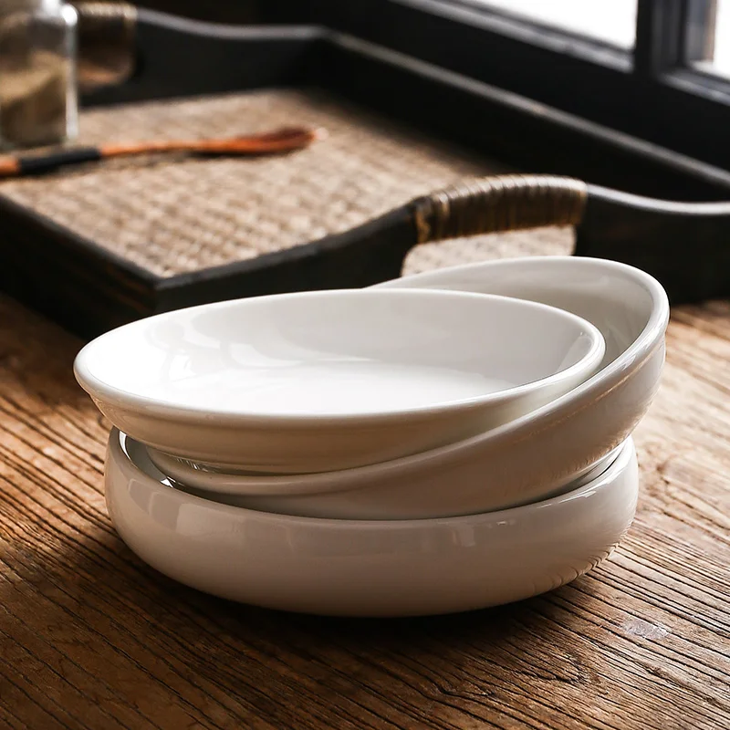 Массовая дешевая цена, плоские тарелки, 10,5-дюймовые большие чисто-белые круглые керамические фарфоровые обеденные тарелки для отеля, набор для ресторана