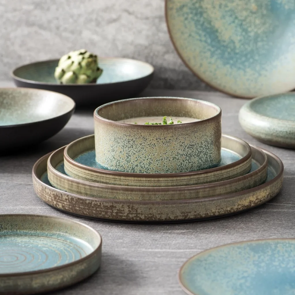 Наборы столовой посудыGuangzhou Speckle Vajillas Посуда для обслуживания мероприятий Набор фарфоровых тарелок в деревенском стиле Ресторан Reactive Green Nordic