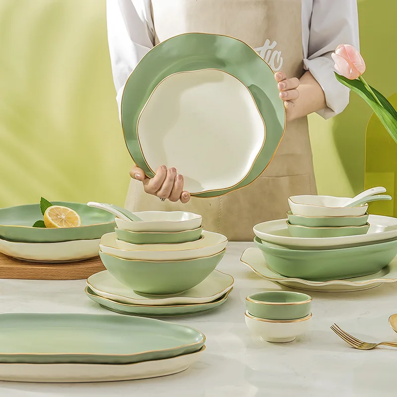 Nordic Porcelain Tableware Household Luxury Dinner Ware Green Plate and Bowl Set Ceramic Dishes Dinnerware With Gold Rim Europe