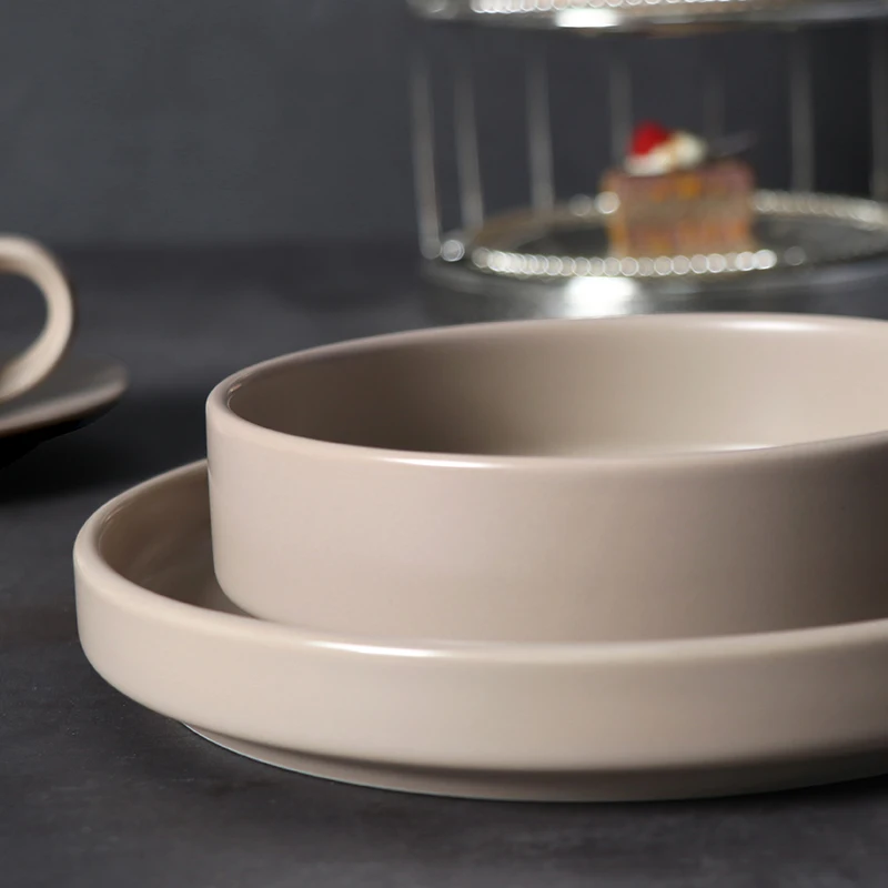 Роскошные фарфоровые тарелки для столовой посуды в ресторане и фарфоровые наборы керамических тарелок