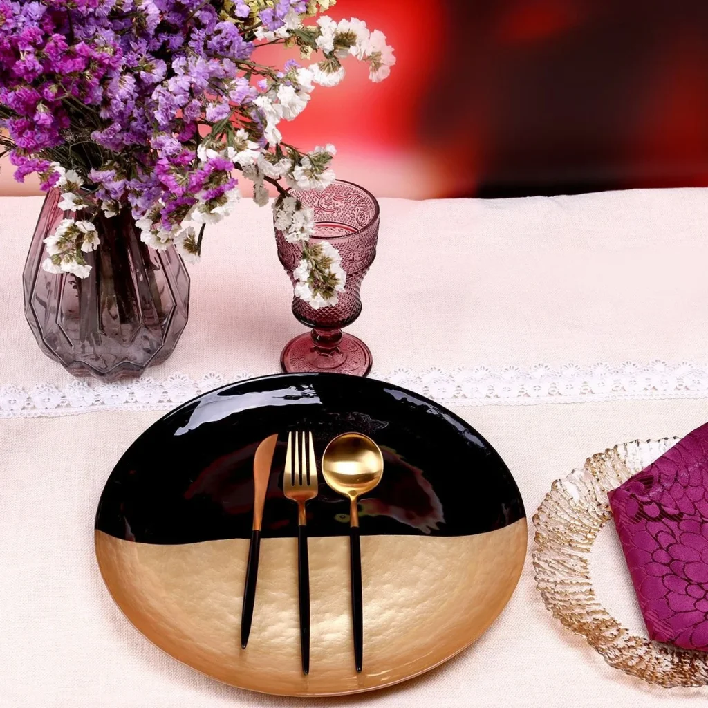 12-дюймовая стеклянная зарядная пластина с акцентом из черного золота для особых мероприятий и ресторанов