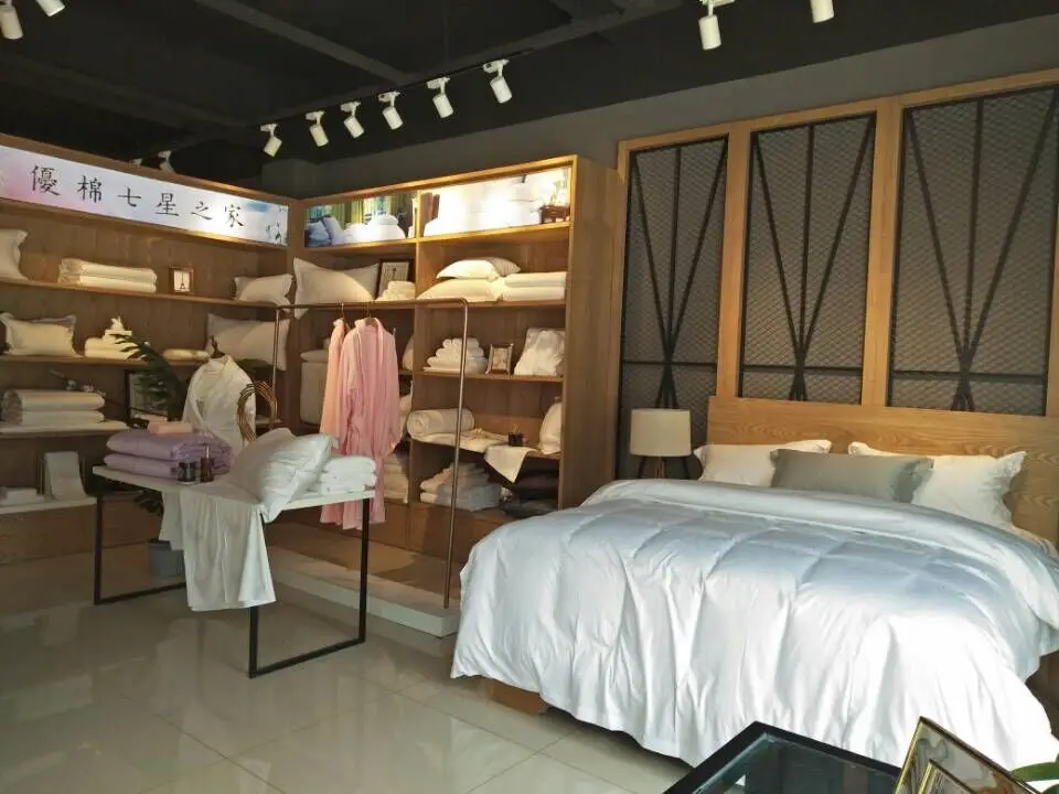 Оптовая продажа, роскошное 100% хлопок, полиэфирное волокно, органическое экологически чистое антиаллергенное одеяло для двуспальной кровати, современный лоскутный домашний белый цвет