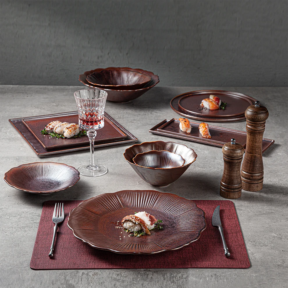 Наборы столовой посуды Роскошные фарфоровые золотые керамические домашние обеденные тарелки на заказ Набор керамической посуды