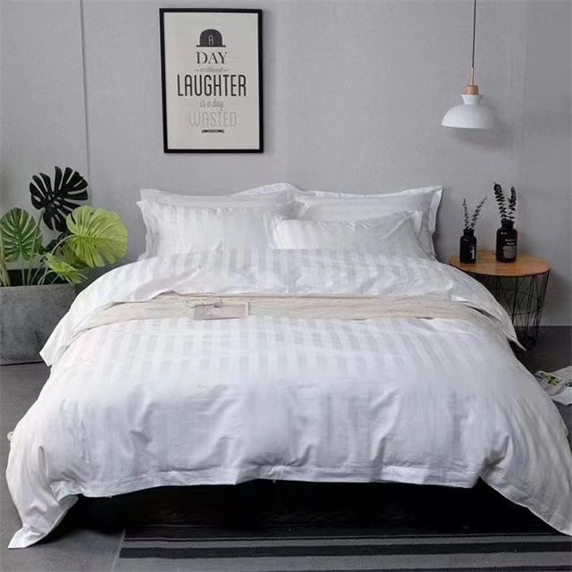 Σετ κλινοσκεπασμάτων από 100% βαμβακερή λευκή λωρίδα Σατέν σεντόνια King Size Σετ κλινοσκεπασμάτων για Hotel Woven 40 μιας χρήσης Μασίφ ποιότητας QJ Sateen