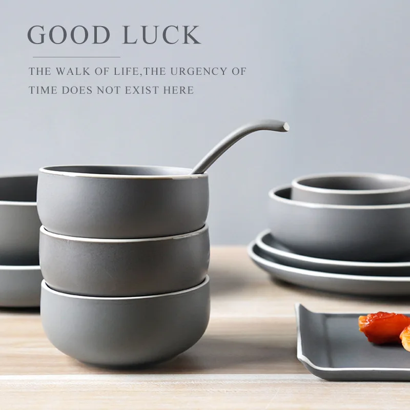 Hot Sale Luxury Modern Design Black Ceramic Stoneware Dinnerware Sets Handmade Wholesale Disposable Christmas Dinner Plate Set