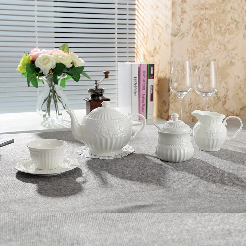 Baroque Relief Plates and Bowls Set Fruit Tray Western Food Plate Leaf Patterned Coffee Cup and Pot Set Dinnerware Sets Ceramic