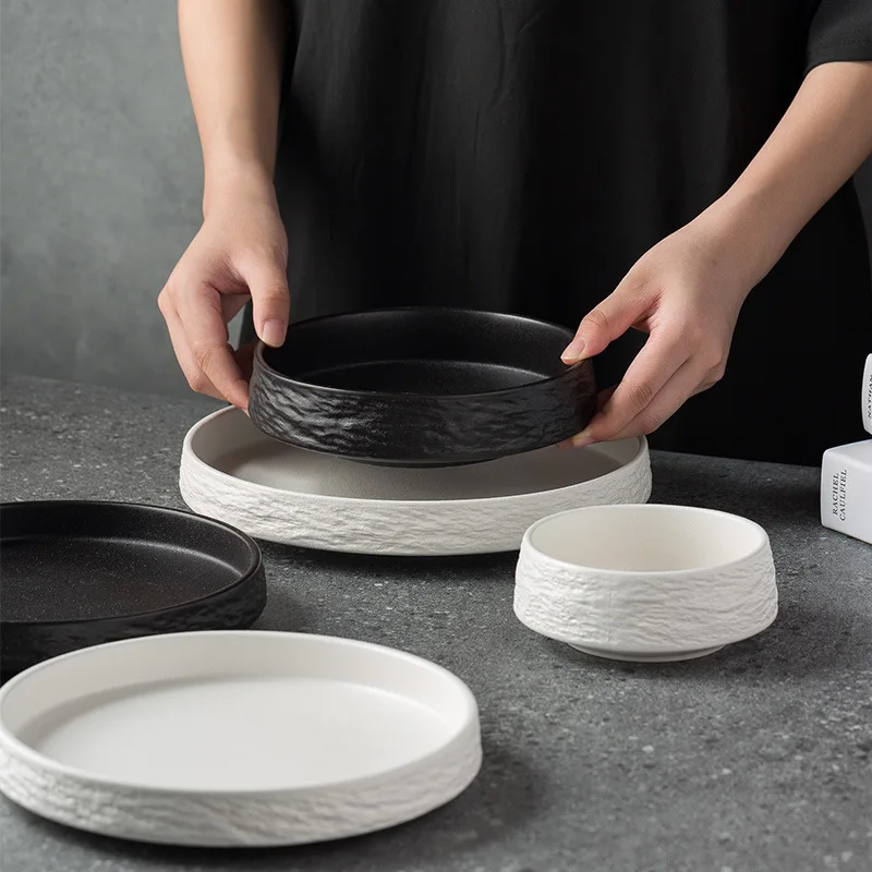 Modern Japanese Ceramic Round Plate White Black Pattern Sushi Pasta Dessert Serving Bowl for Home or Party Restaurant Use