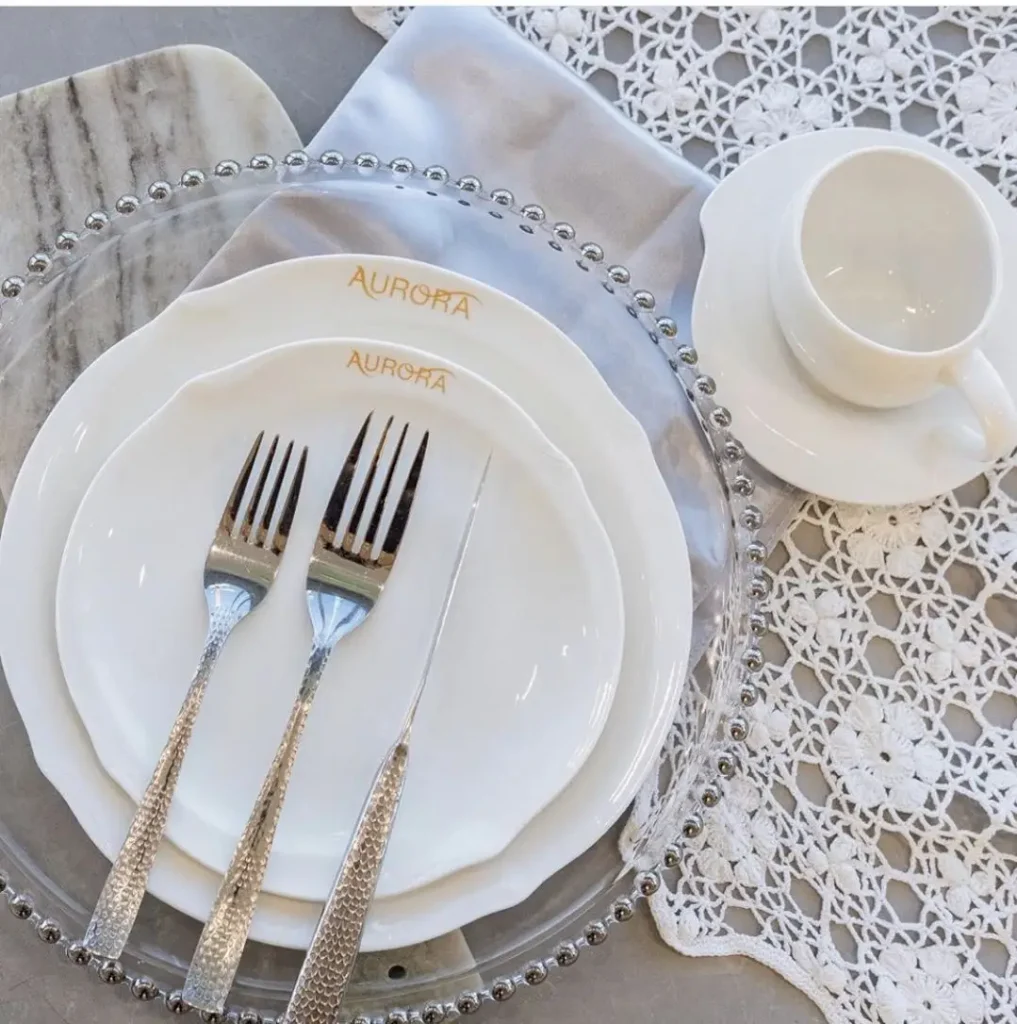 Оптовая торговля керамической тарелкой для банкета, круглой фарфоровой тарелкой для шведского стола для гостиницы и ресторана